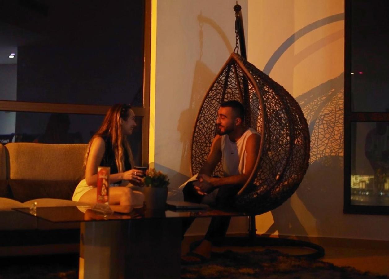 Dubai Eye Hostel Ngoại thất bức ảnh